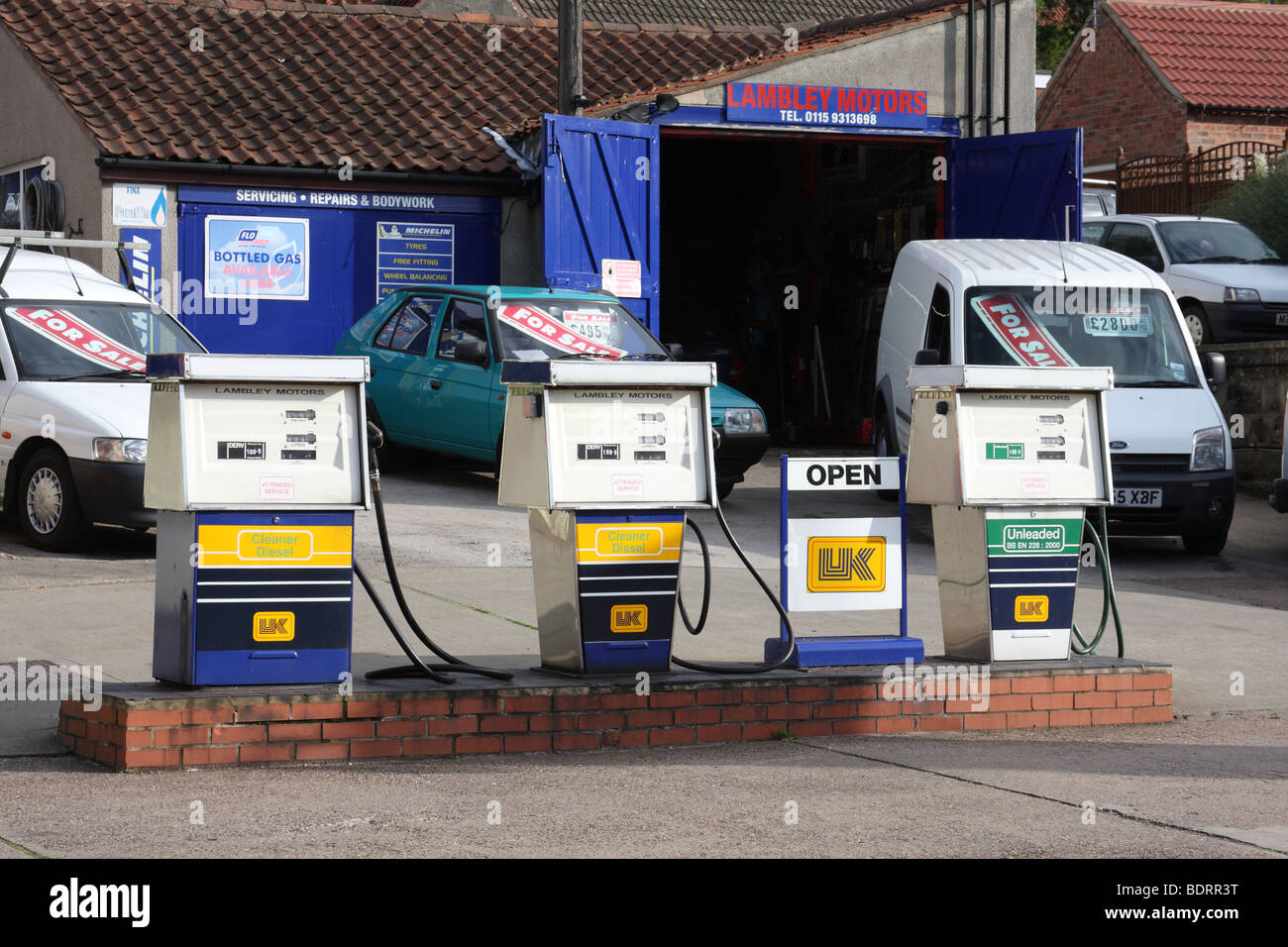Eine Tankstelle im Dorf Lambley, Nottinghamshire, England, Großbritannien Stockfoto