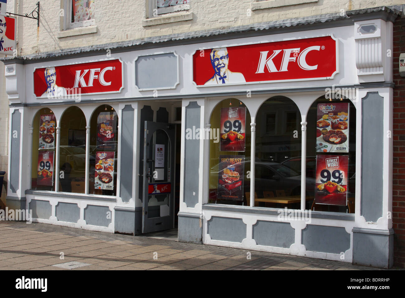 Ein KFC-Restaurant in einer Stadt U.K. Stockfoto