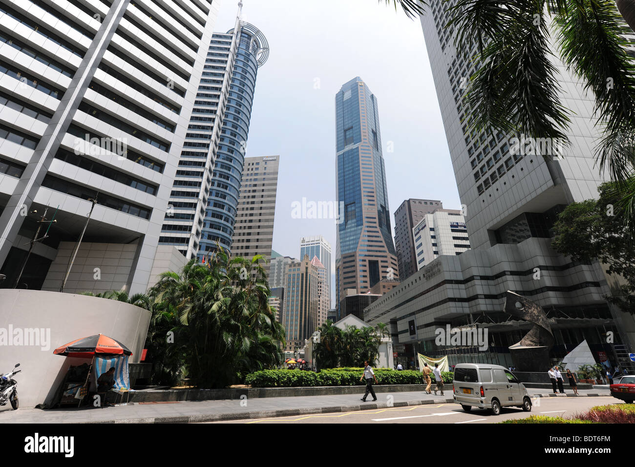 Blick über Batterie Straße nach Raffles Place, Singapur Stockfoto