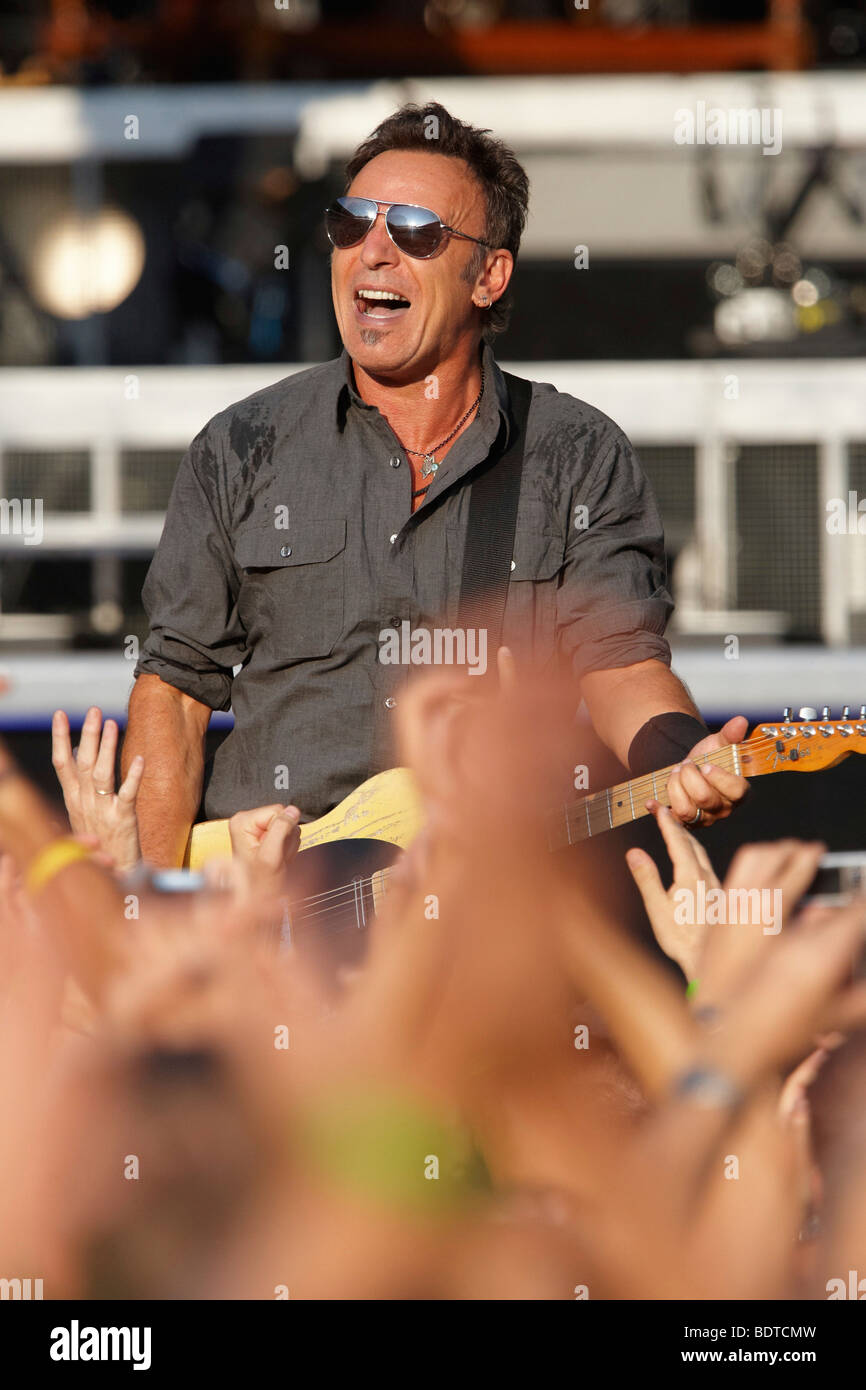 Bruce Springsteen & die E Street Band, arbeiten On A Dream Tour, Stade de Suisse, Bern, Schweiz Stockfoto