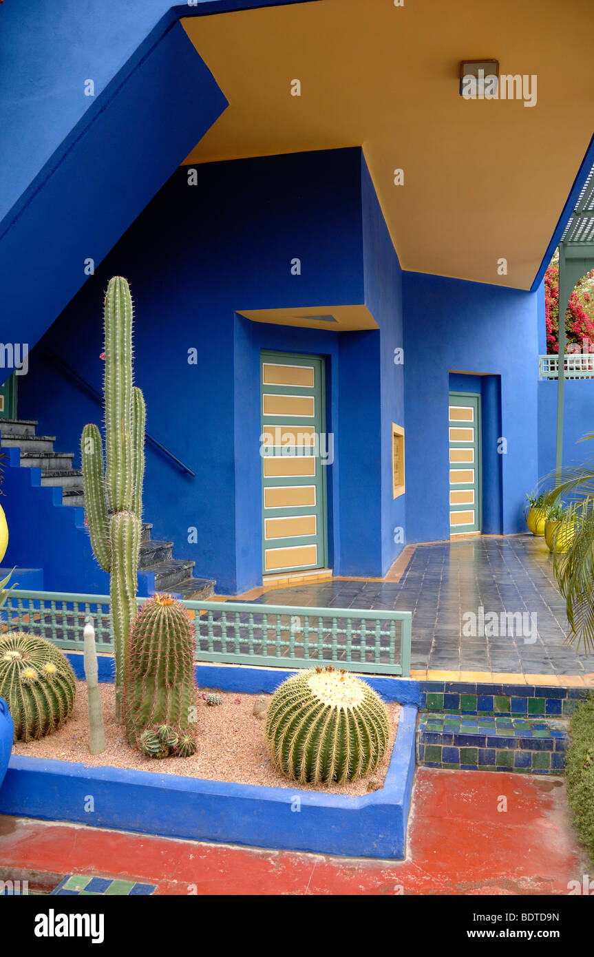 Ble & rot marokkanischen Garten, Klima, blauen Haus & Museum, Jardin Majorelle oder Majorelle Garten, Marrakesch, Marokko Stockfoto