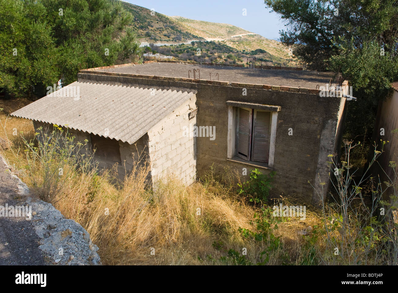 Unbewohnte altes Haus im Dorf Pastra auf der griechischen Mittelmeer Insel von Kefalonia Griechenland GR Stockfoto