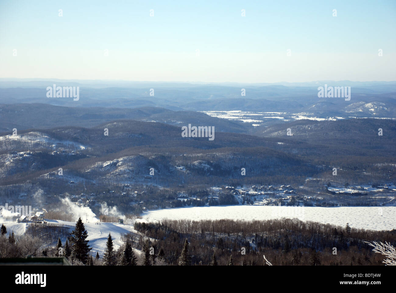 Blick von einem Skihügel in Quebec, Kanada Stockfoto