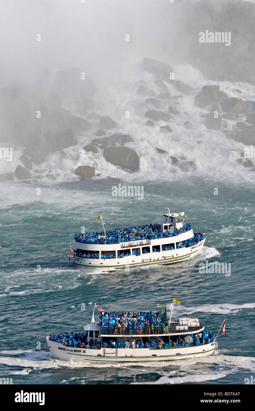 Magd des Bootes Nebel mit Touristen, Niagara Falls, Kanada Stockfoto