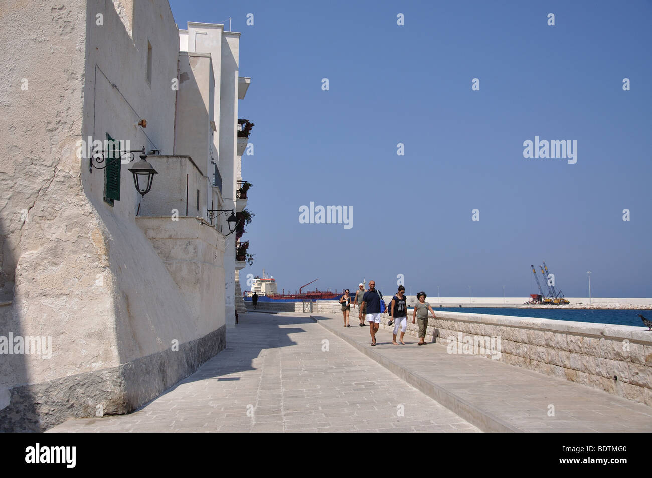 Alte Stadtmauer, Altstadt, Monopoli, Provinz Bari, Apulien Region, Italien Stockfoto