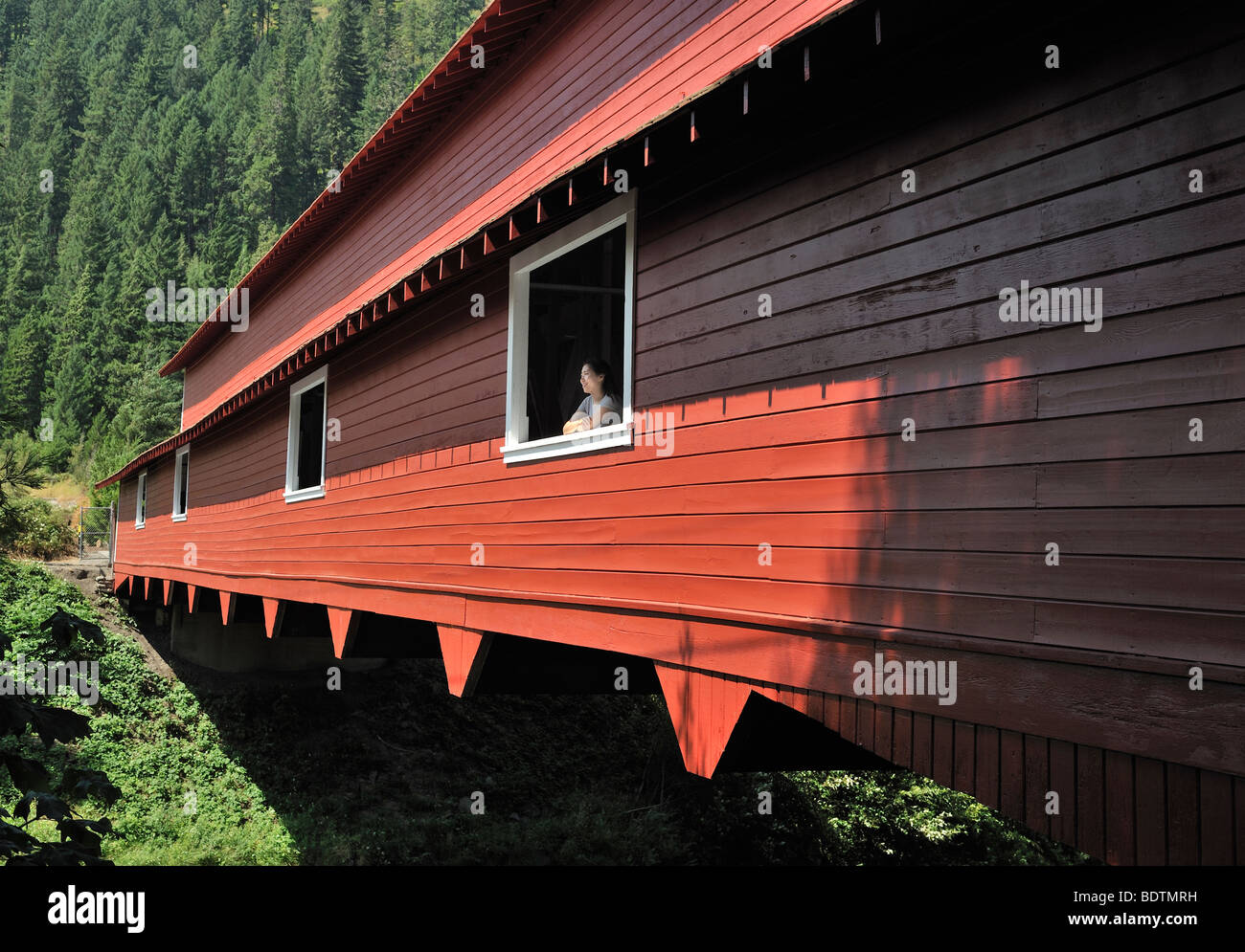 Überdachte Brücke Westfir, Oregon Stockfoto
