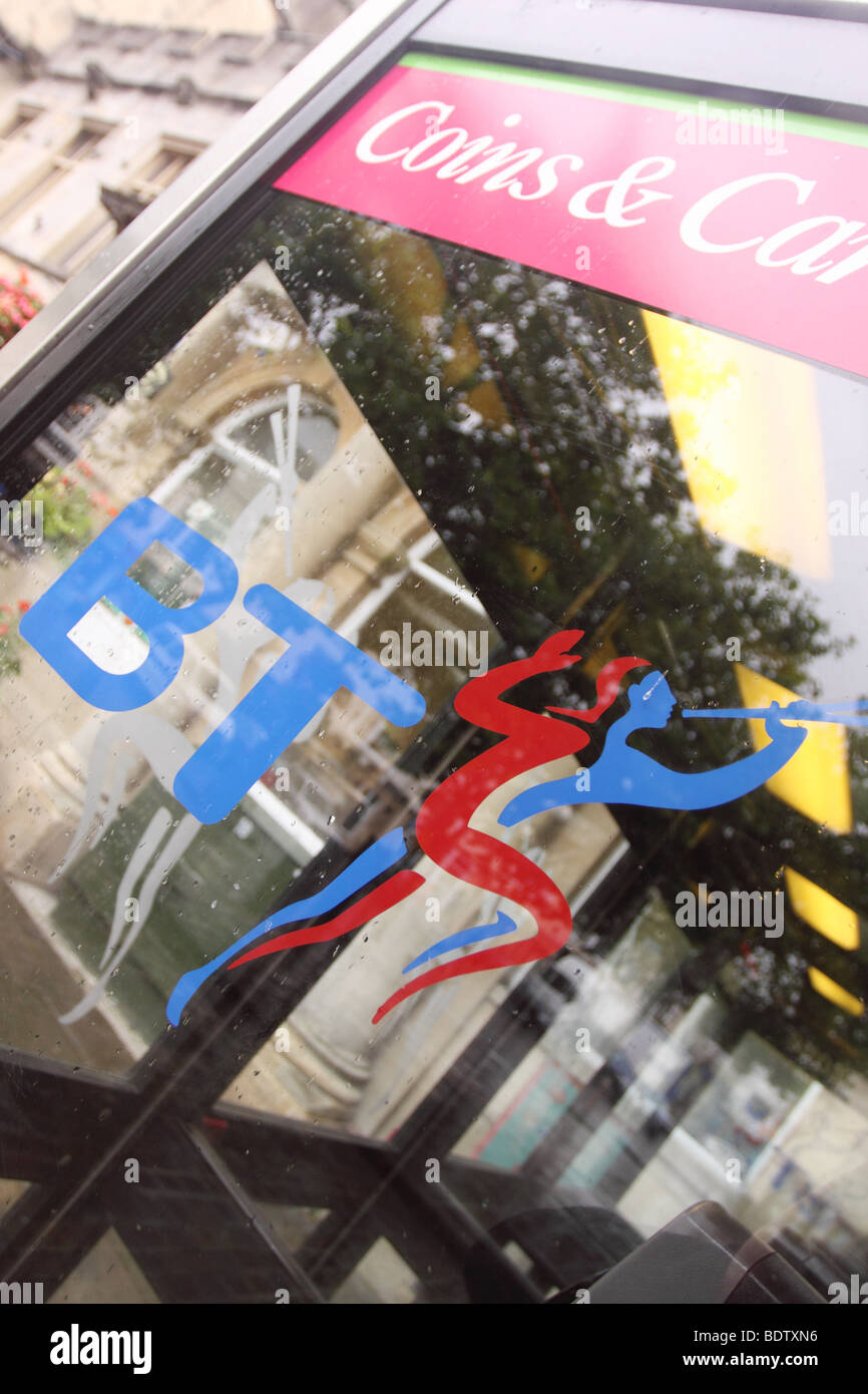 BT British Telecom öffentliches Telefon Box logo Stockfoto