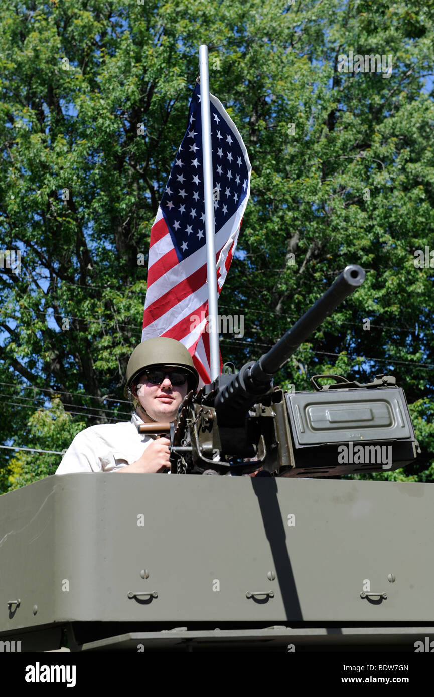 Militärfahrzeug in patriotischen parade Stockfoto