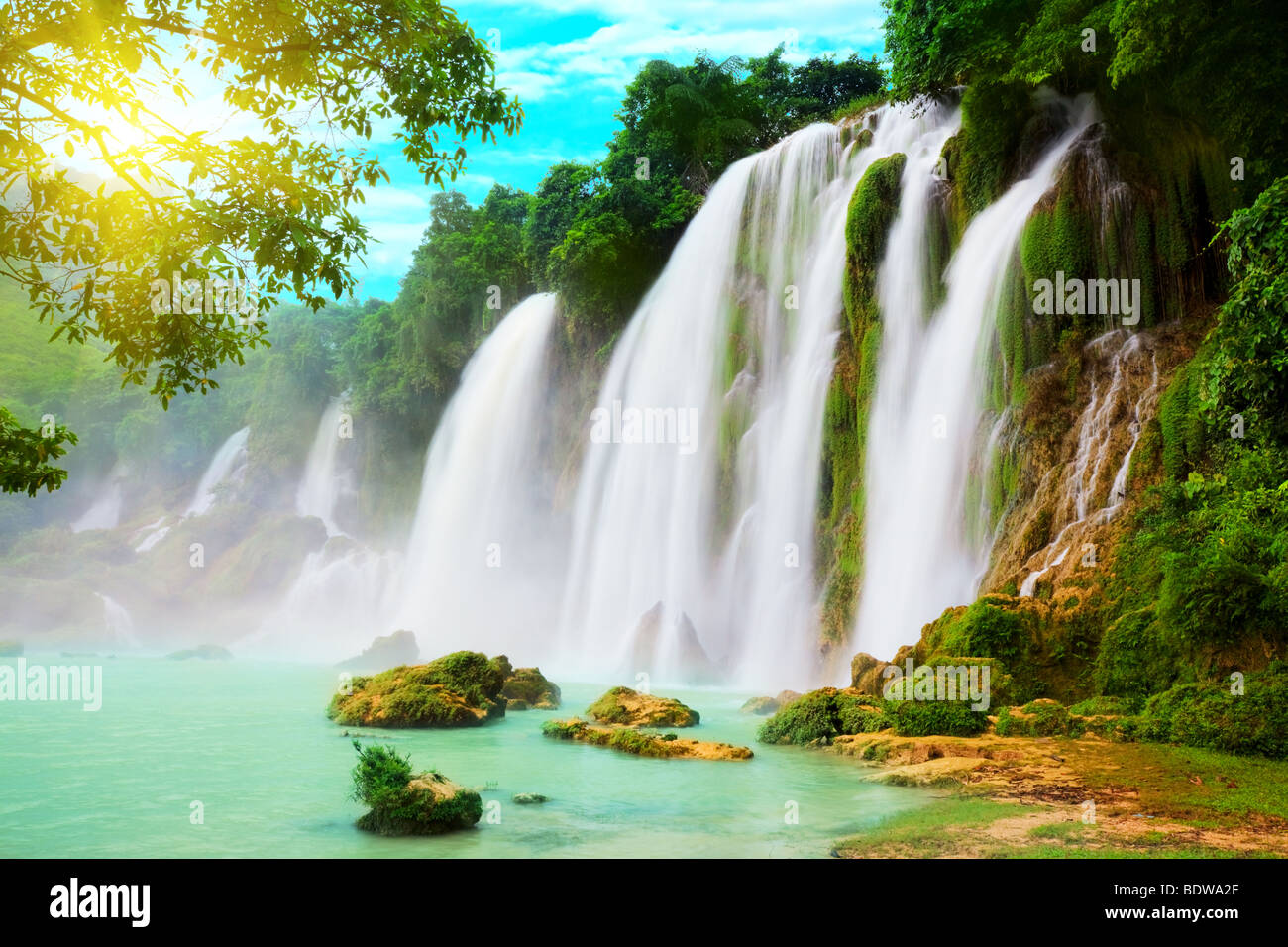 Banyue oder Verbot Gioc Wasserfall entlang der vietnamesischen und chinesischen Board. Stockfoto