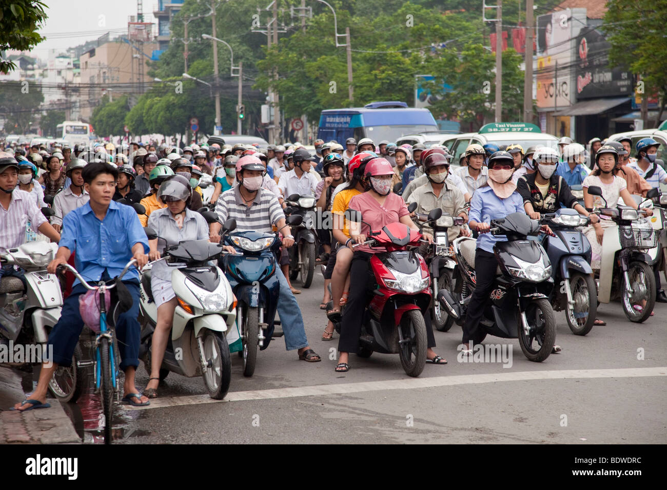 Eine lebendige Straßenszene in Saigon, Vietnam Stockfoto