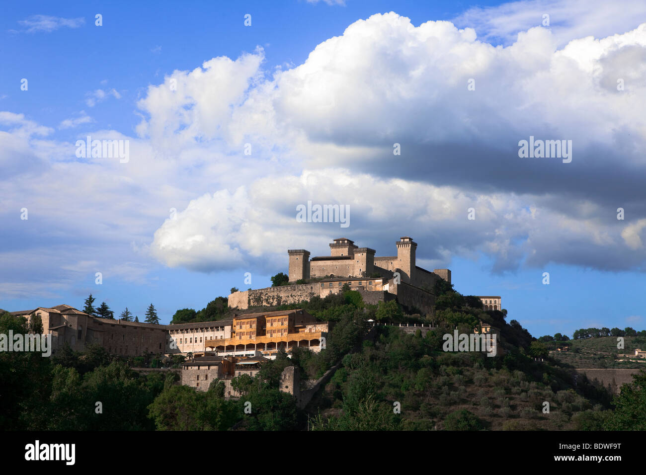 Typisches Dorf in Umbrien, Italien (italienische mittelalterlicher und barocker Architektur), (Spoleto) Italien, Europa, EU. Stockfoto