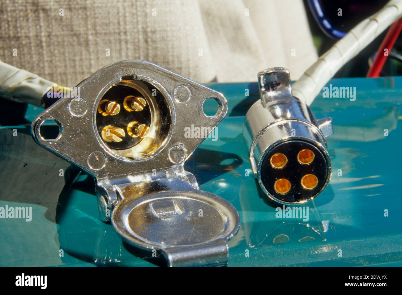 RV Freizeitfahrzeug Fahrdraht Kabel Schaltung Stecker Buchse Multi-Kabel anschließen Stockfoto RV Freizeitfahrzeug Fahrdraht Kabel Schaltung Stecker Buchse Multi-Kabel anschließen Stockfoto