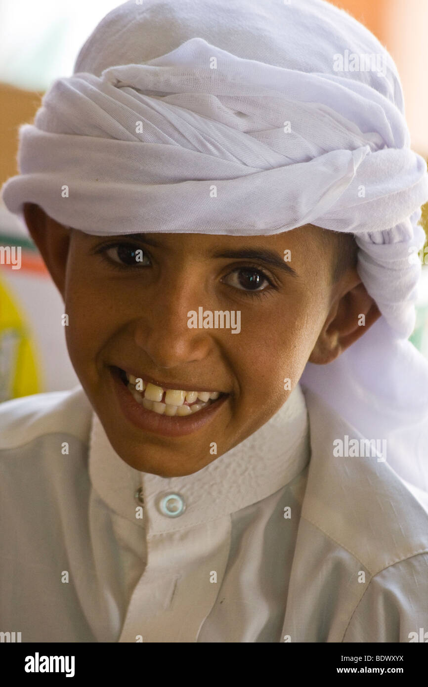 Beduinen-Boy in Wadi Rum Jordanien Stockfoto