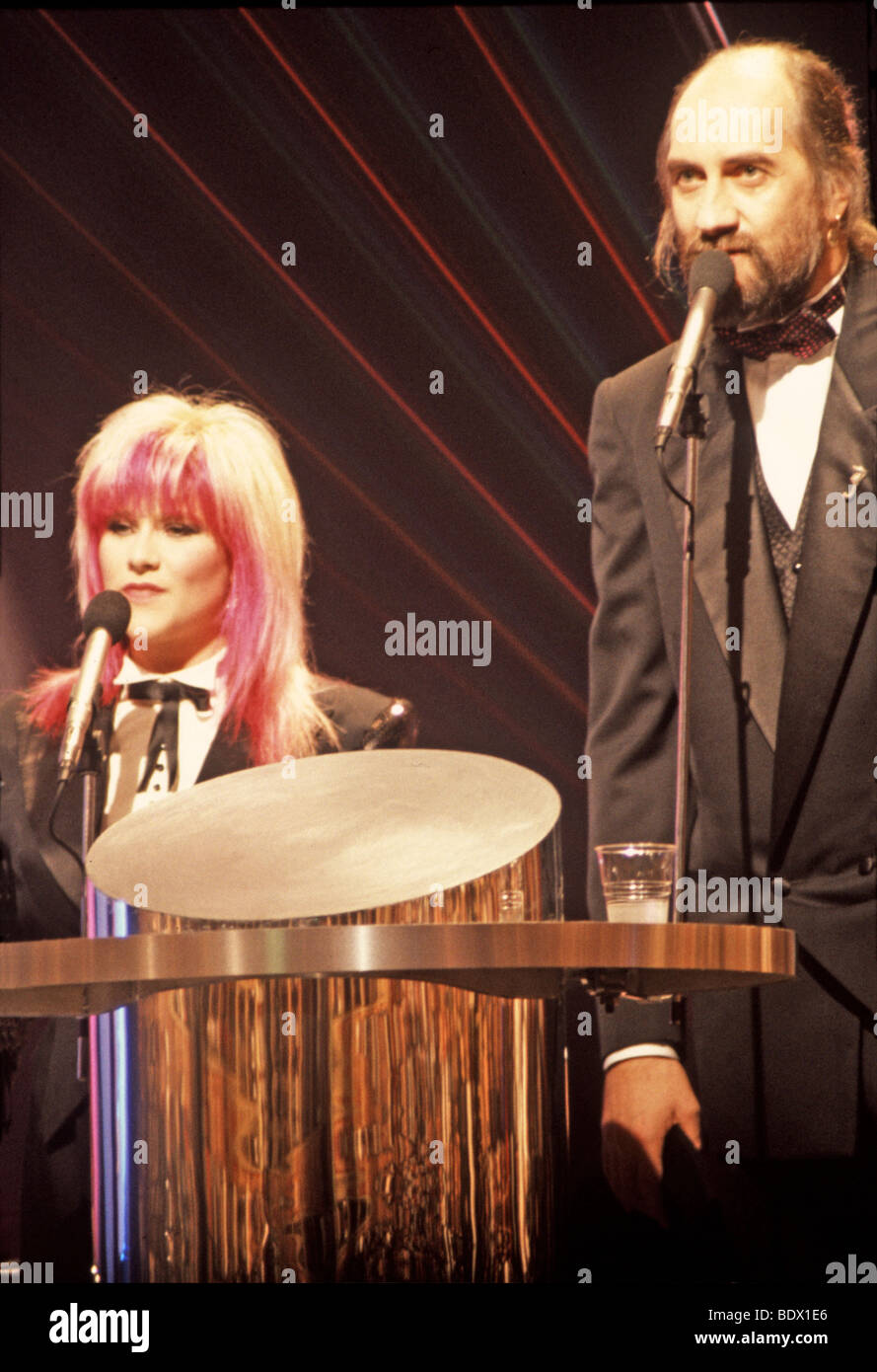 SAMANTHA FOX und Mick Fleetwood in ihre katastrophalen hosting der 1989 Brit Awards in London Stockfoto