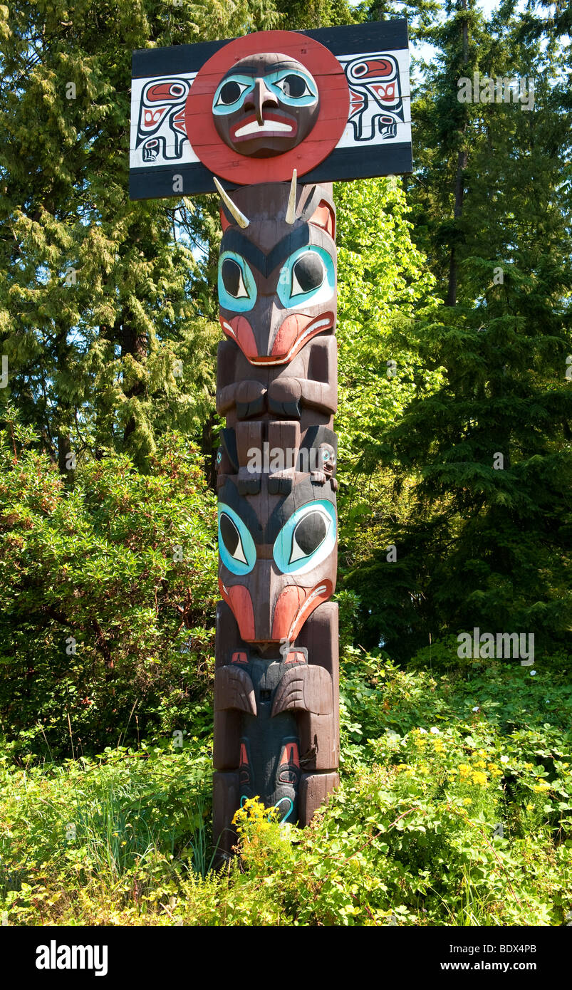 Chief Skedans Mortuary Pole (1964), geschnitzt von Bill Reid, Stanley Park, Vancouver, BC, Kanada Stockfoto