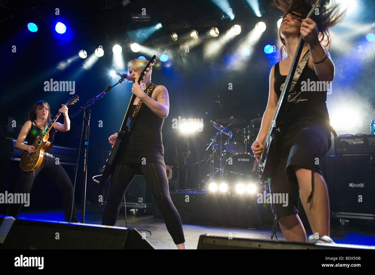 Frauen metall rockband -Fotos und -Bildmaterial in hoher Auflösung – Alamy