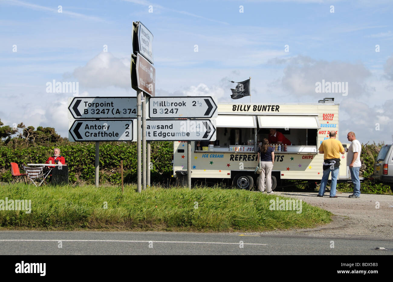 Straßencafé mit Speisen und Getränken aus einer Layby in Cornwall England UK Stockfoto