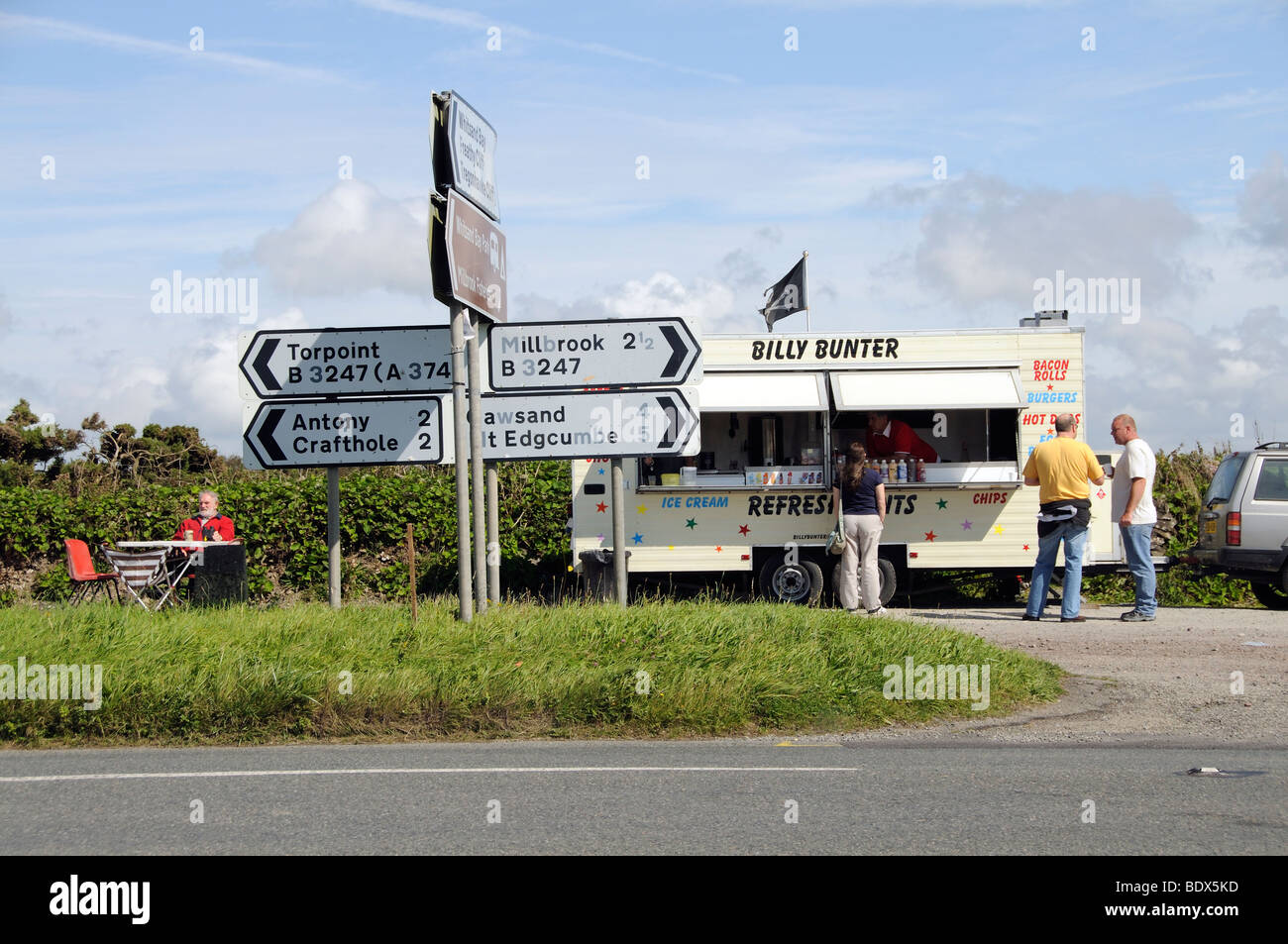 Straßencafé mit Speisen und Getränken aus einer Layby in Cornwall England UK Stockfoto