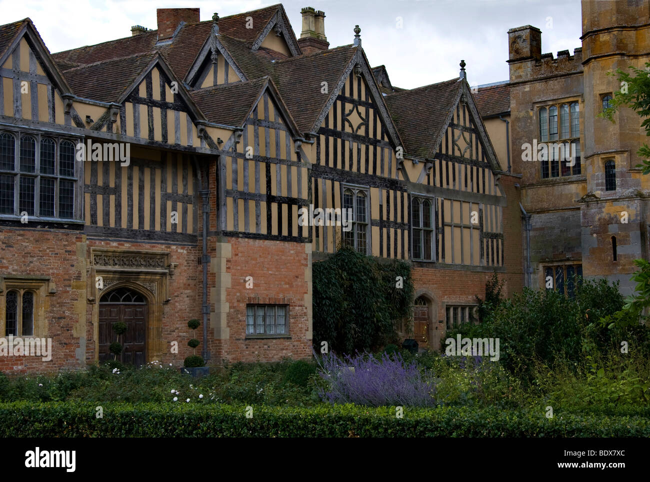 Coughton Gericht Alcester Warwickshire Tudor Haus und Garten Stockfoto
