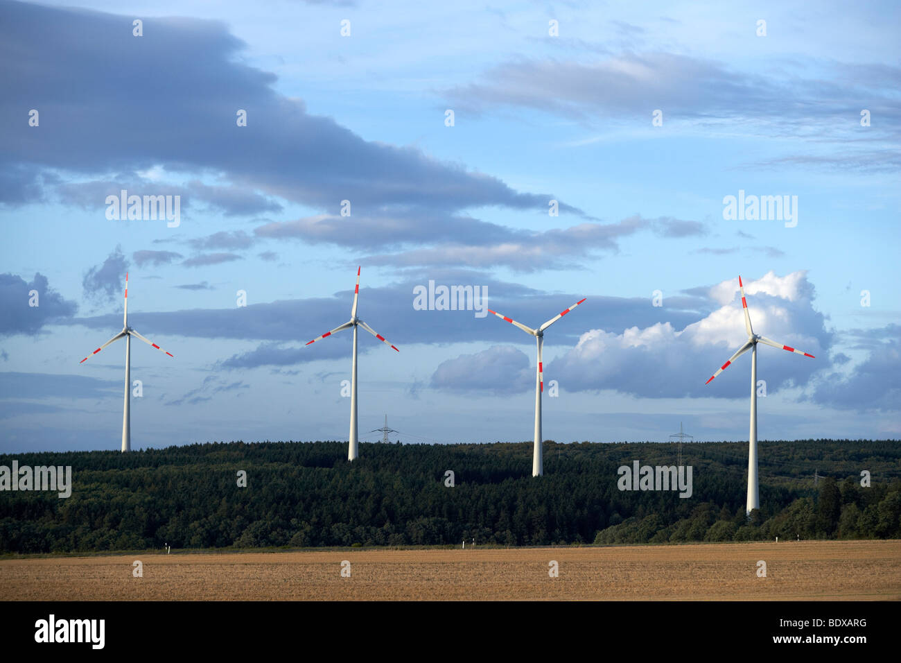 Windpark in der Nähe von Kisselbach Hunsrueck Region, Rheinland-Pfalz, Deutschland, Europa Stockfoto