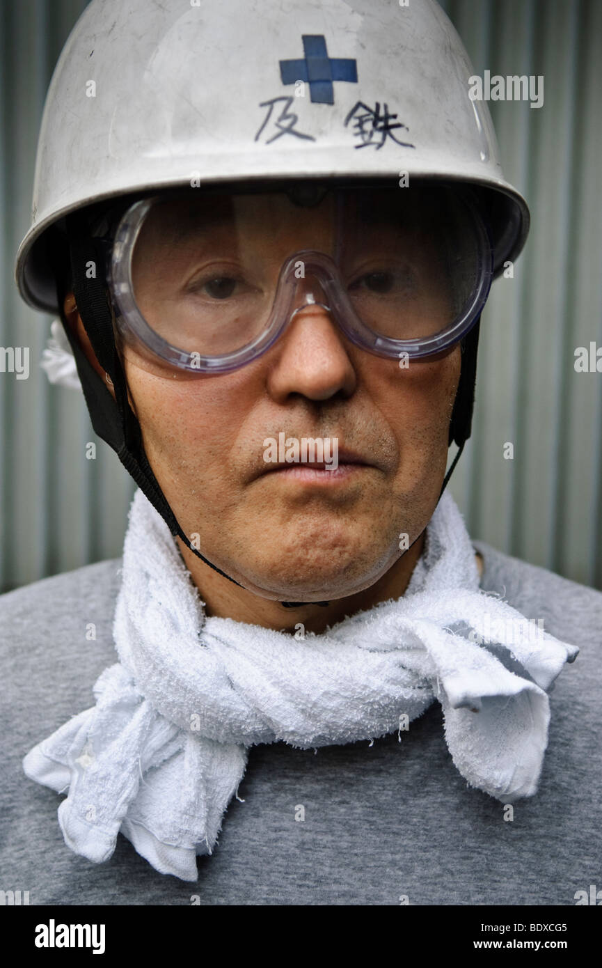 Artisan Eiki Oikawa, Oigen "Nambu Tekki" Eisenwaren Gießerei, Esashi, Iwate Präfektur, Japan, 28. August 2008. Stockfoto