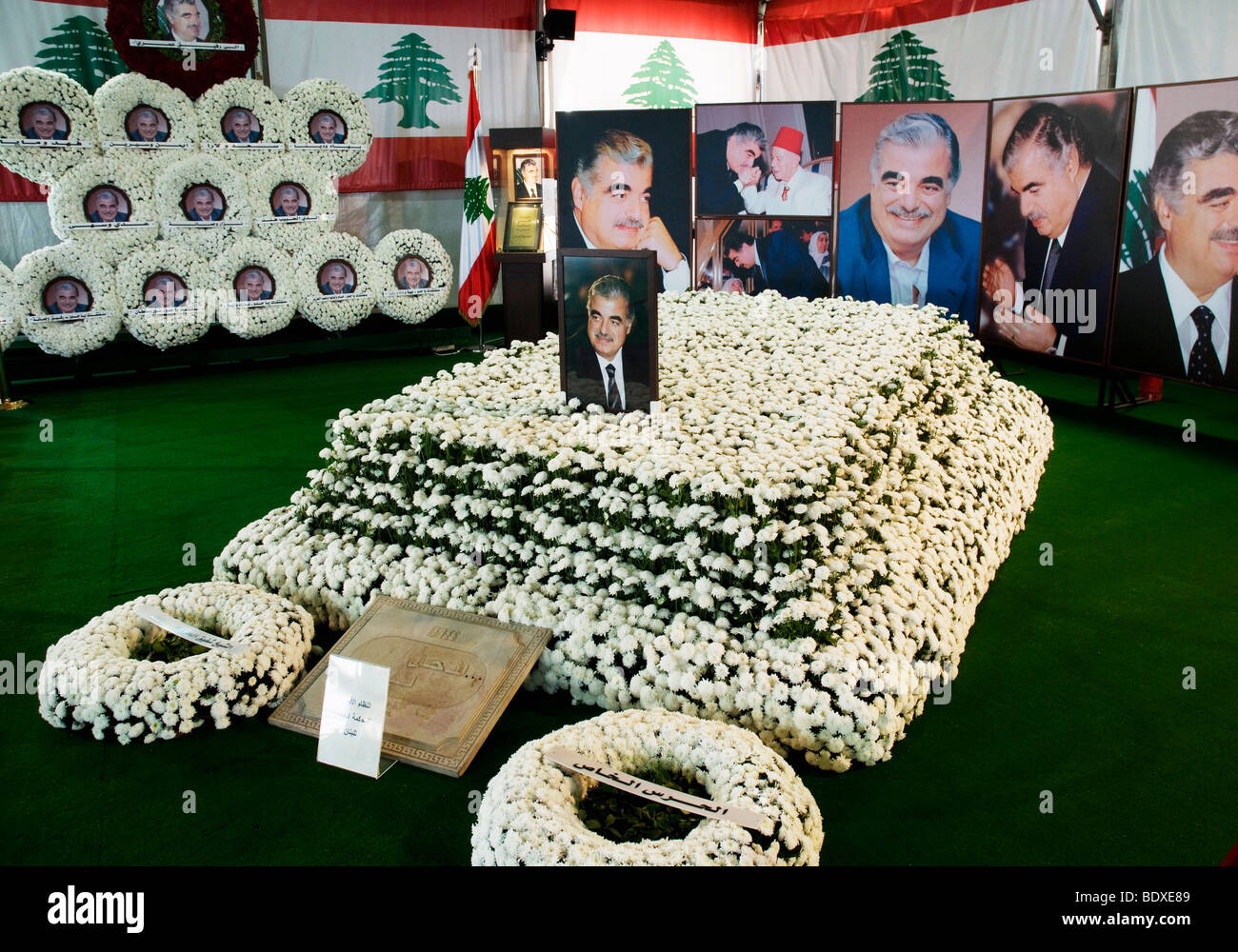 Das Grab des ehemaligen libanesischen Ministerpräsidenten Rafik Hariri in al-Shuhadaa (Märtyrer Platz) im zentralen Beirut, Libanon Stockfoto