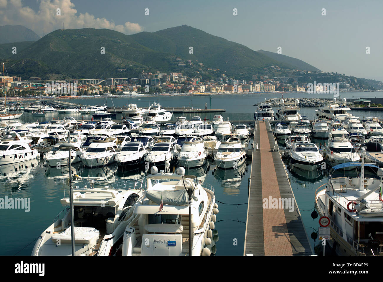 Yacht-dock, Riviera di Ponente in Varazze Ligure Ligurien Italien, Europa Stockfoto