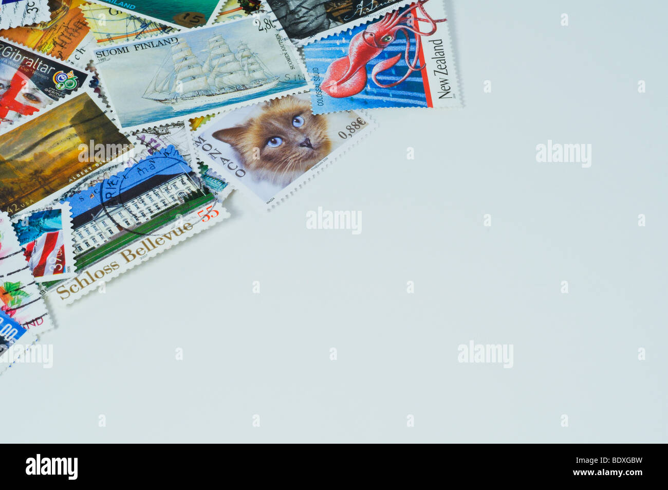 Sortiment von Briefmarken Stockfoto