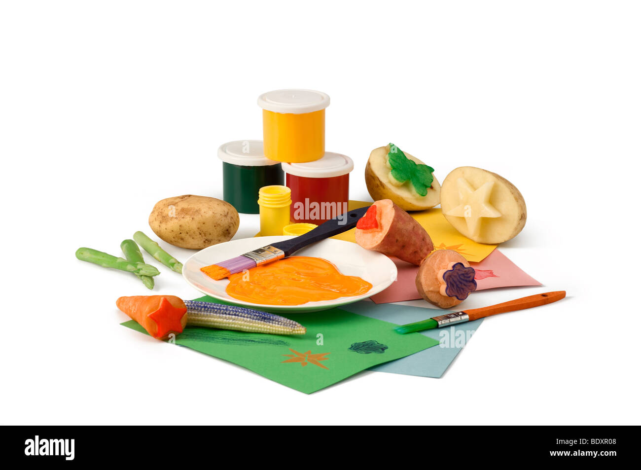 Kinder malen mit pflanzlichen Formen gesetzt. Stockfoto