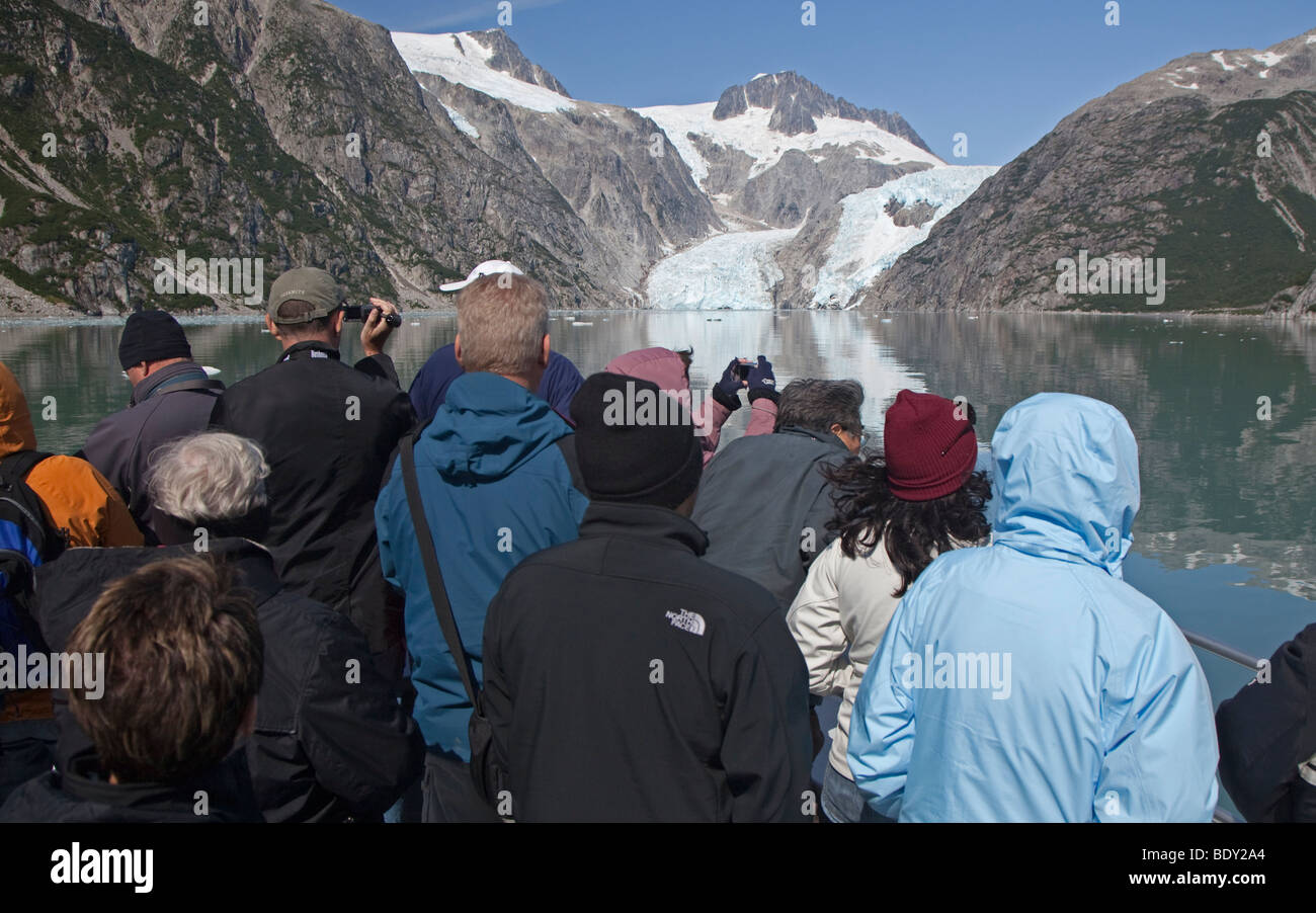 Seward, Alaska - Touristen Blick Nordwesten Gletscher von einem Sightseeing-Boot in Kenai Fjords Nationalpark. Stockfoto