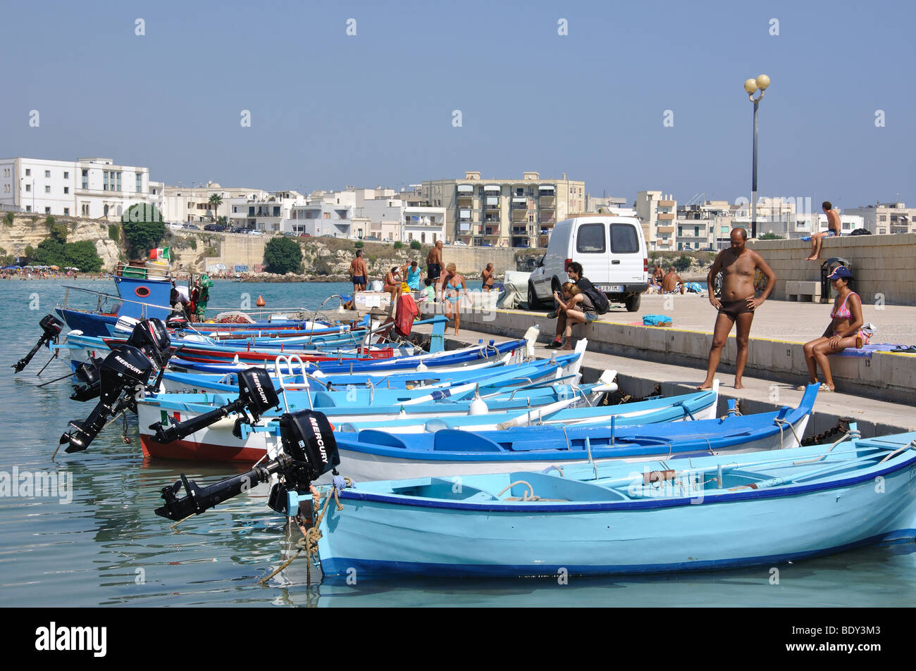 Angelboote/Fischerboote im Hafen, Otranto, Provinz Lecce, Apulien Region, Italien Stockfoto