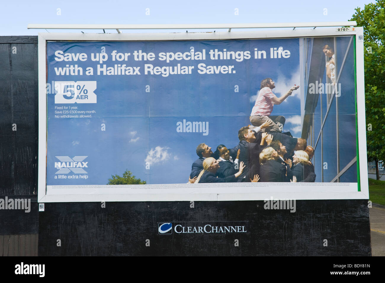 ClearChannel am Straßenrand Reklametafel für Halifax regelmäßige Saver in UK Stockfoto