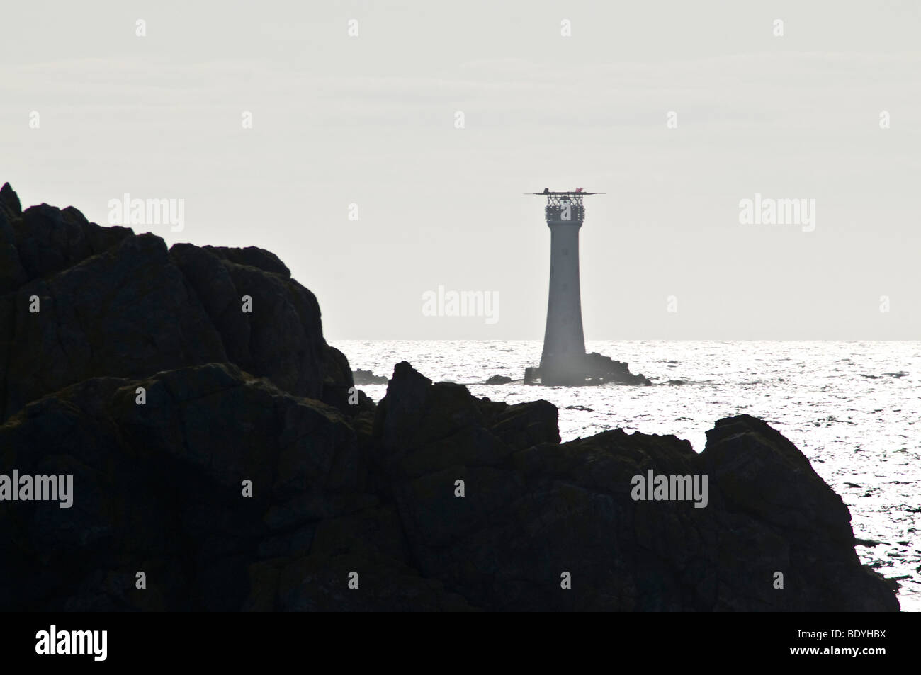 dh Les Hanois Lighthouse TORTEVAL GUERNSEY Lighthouse Leuchtfeuer felsig Les Pezeries Küste Küste Meer raue Felsen Landzunge Küste Leuchttürme Stockfoto