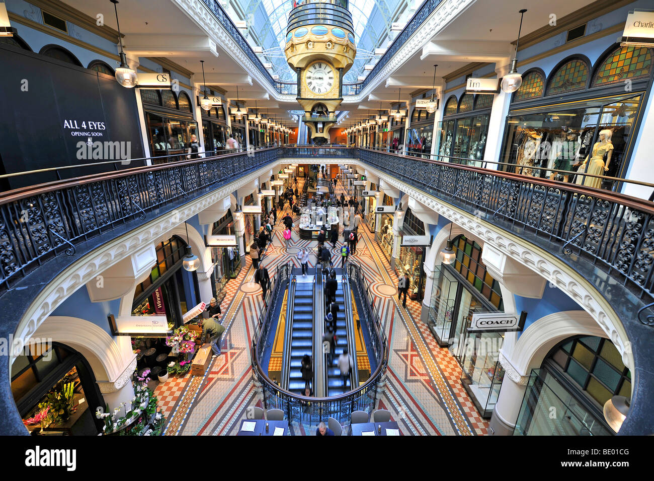 Royal Clock, Arkaden, Boutiquen, QVB, Queen Victoria Building, Einkaufszentrum, Sydney, New South Wales, Australien Stockfoto