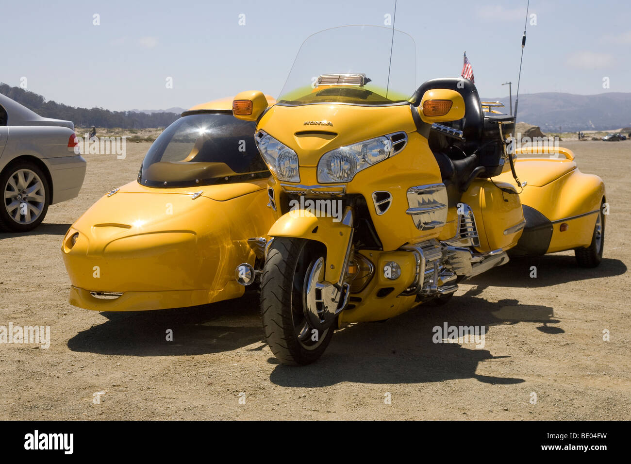 Custom Honda Motorrad mit Beiwagen und Anhänger Stockfoto