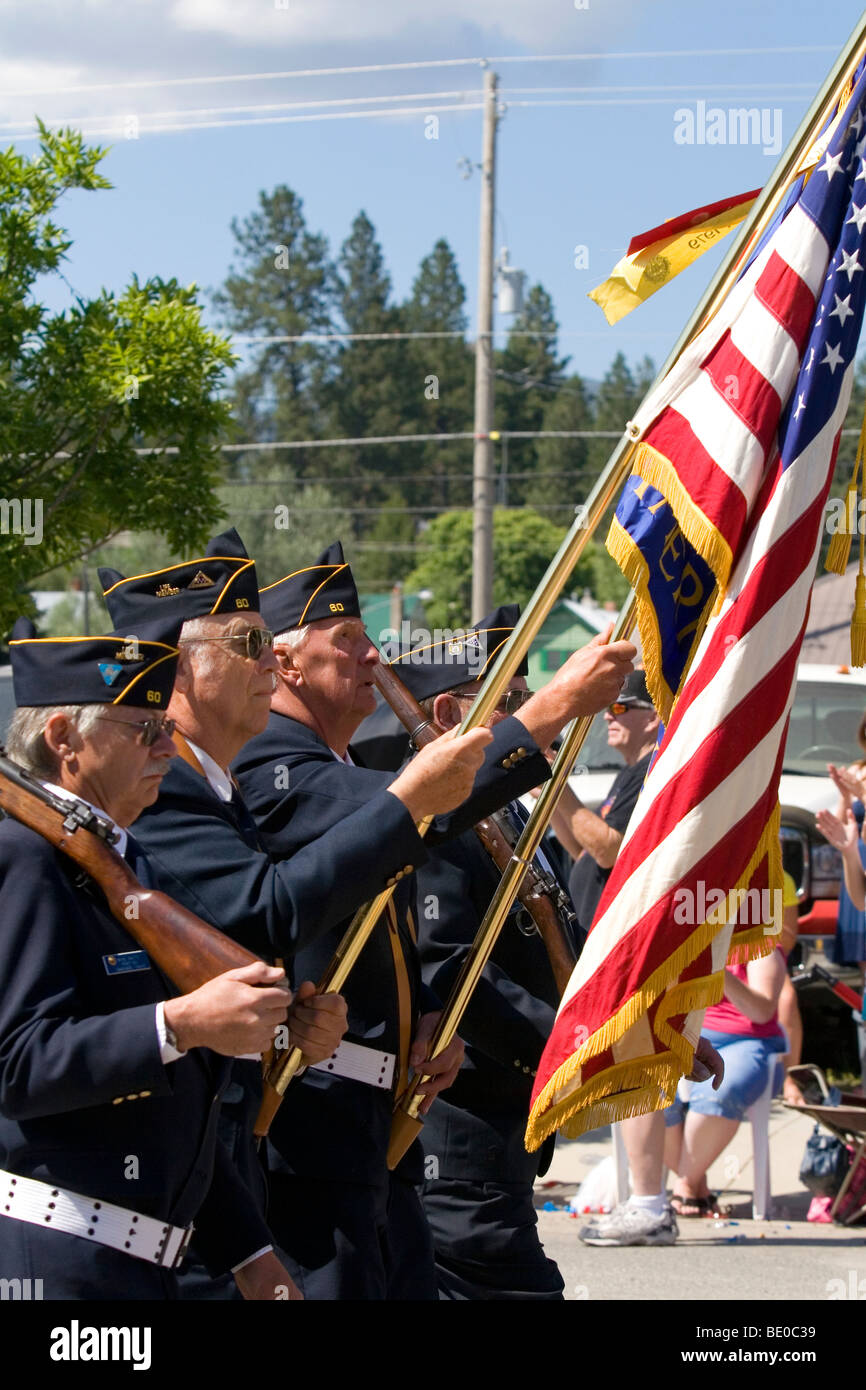 Vereinigte Staaten militärischen Veteran Color Guard auf der Parade während 4. Juli feiern im Cascade, Idaho, USA. Stockfoto