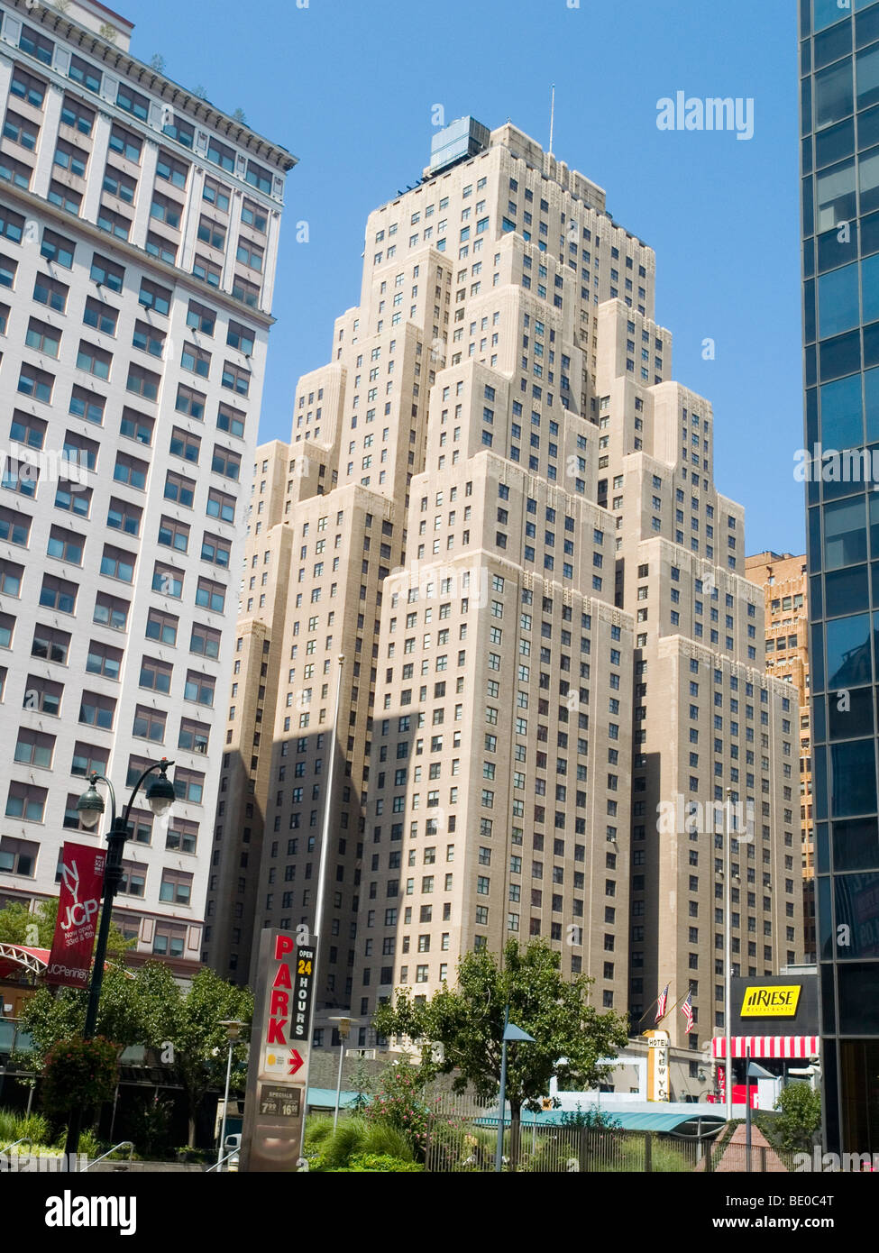 Das New Yorker Hotel, gelegen an der Ecke 8th Ave und 34th Street in Midtown Manhattan, New York City, USA Stockfoto