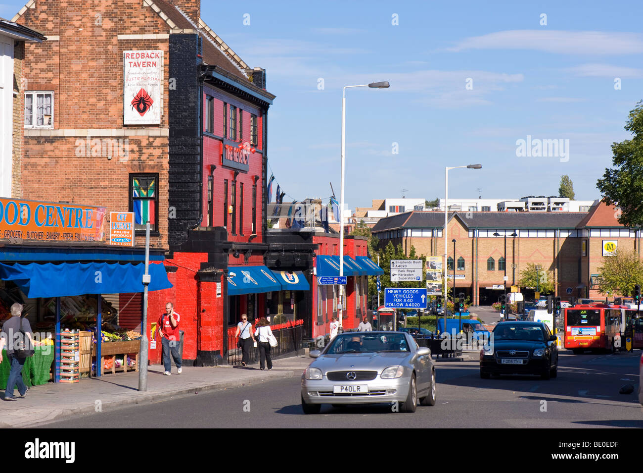 Der Redback Pub auf Uxbridge Road, Acton, W3, London, Vereinigtes Königreich Stockfoto