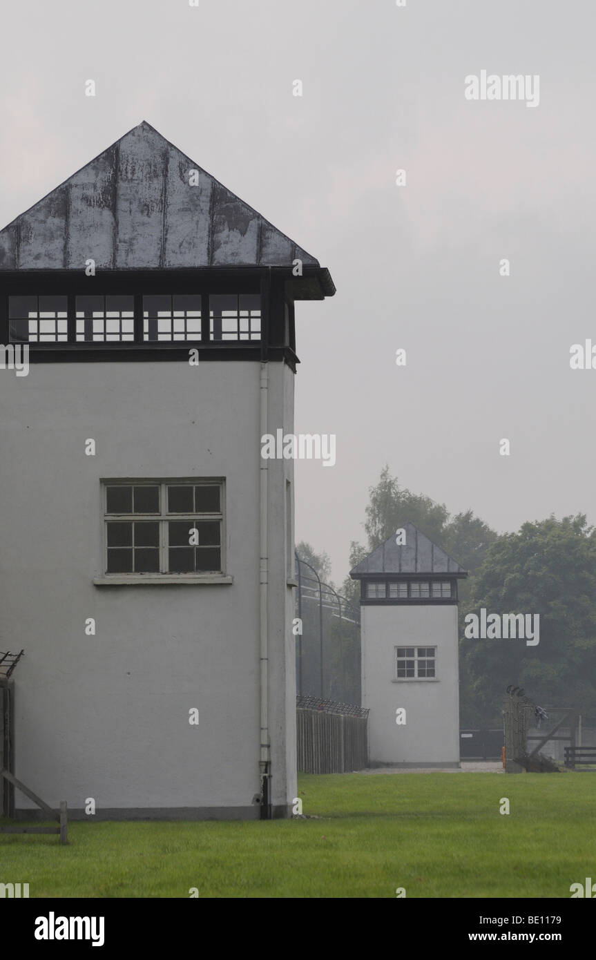 Wachtürme im ehemaligen KZ Dachau, Deutschland Stockfoto