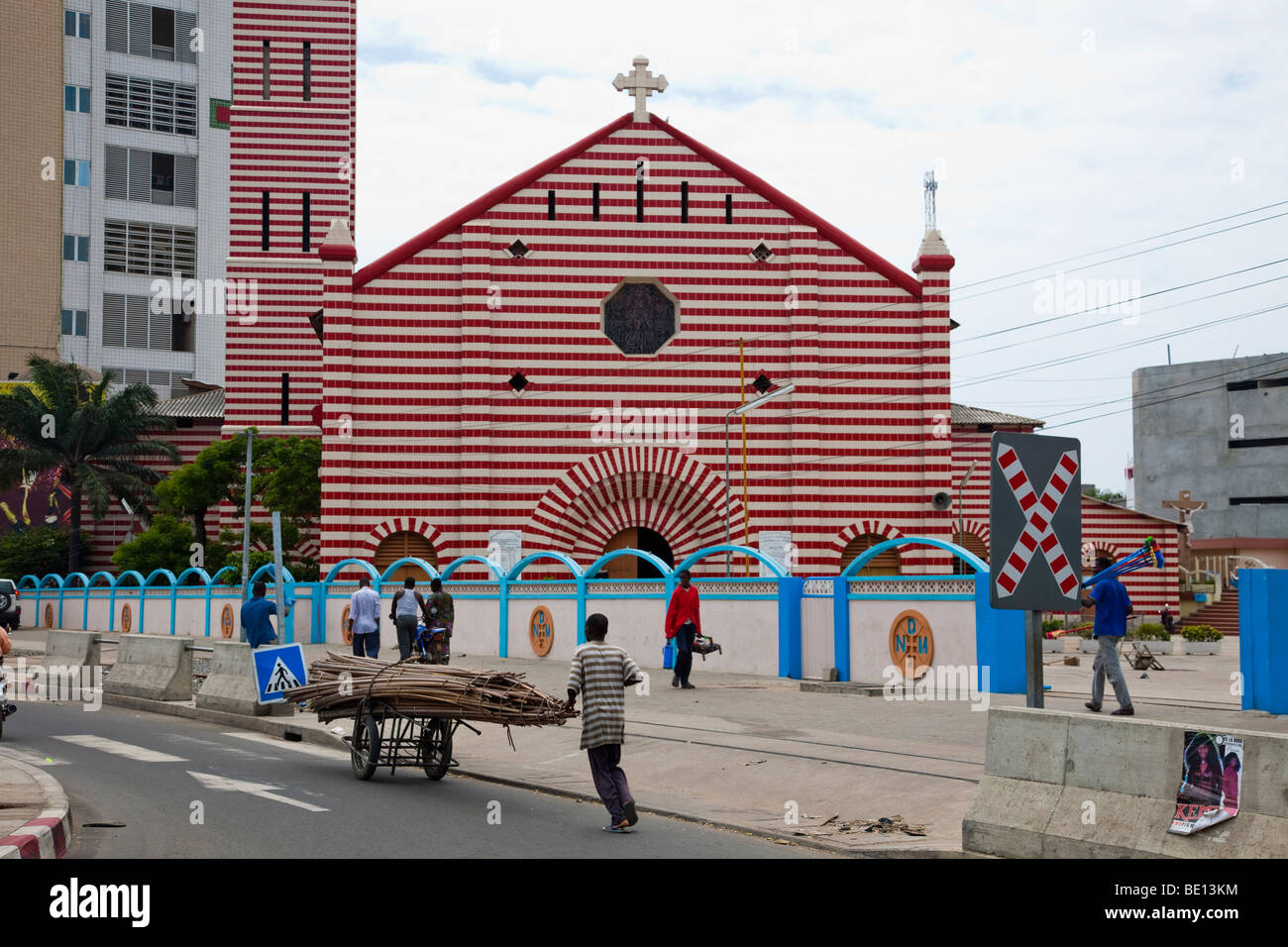 Die markante Notre Dame römischkatholische Kathedrale in Cotonou