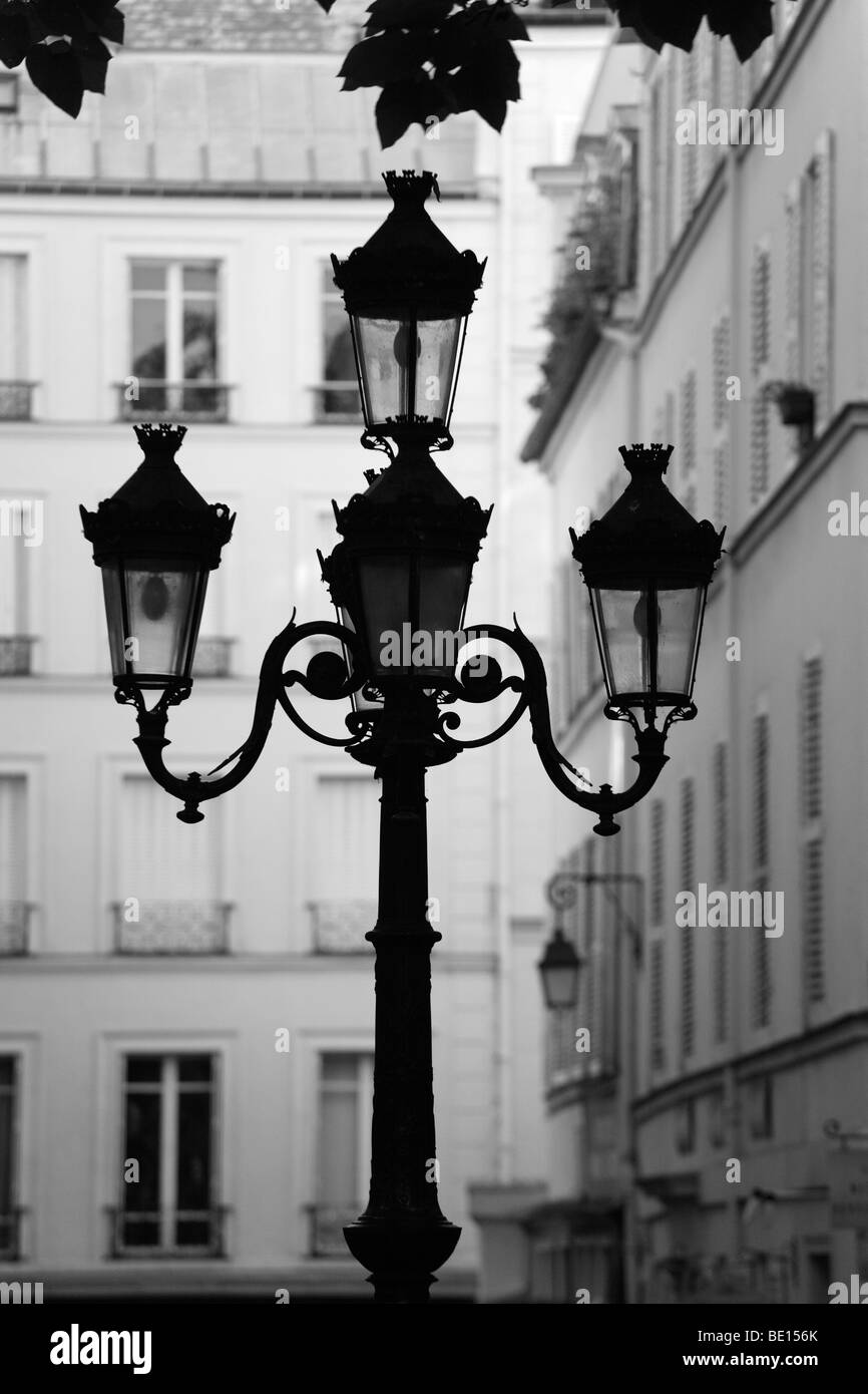 Lampen am Place de Furstenberg Paris Frankreich Stockfoto