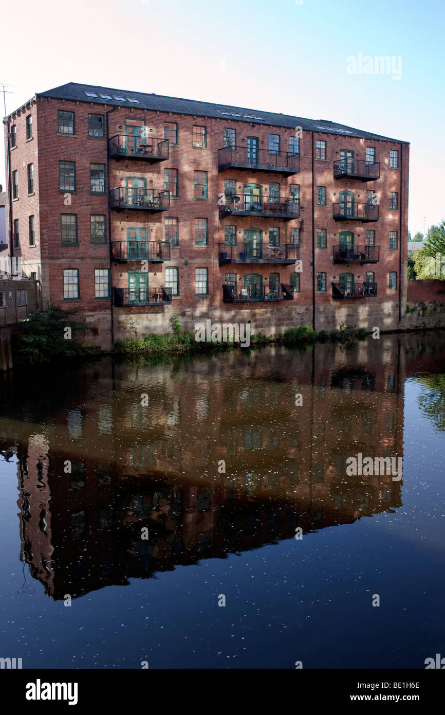 Ehemaligen Lagerhaus auf den Fluss Aire umgewandelt und komfortable Appartements in Zentrum von Leeds, Yorkshire UK Stockfoto