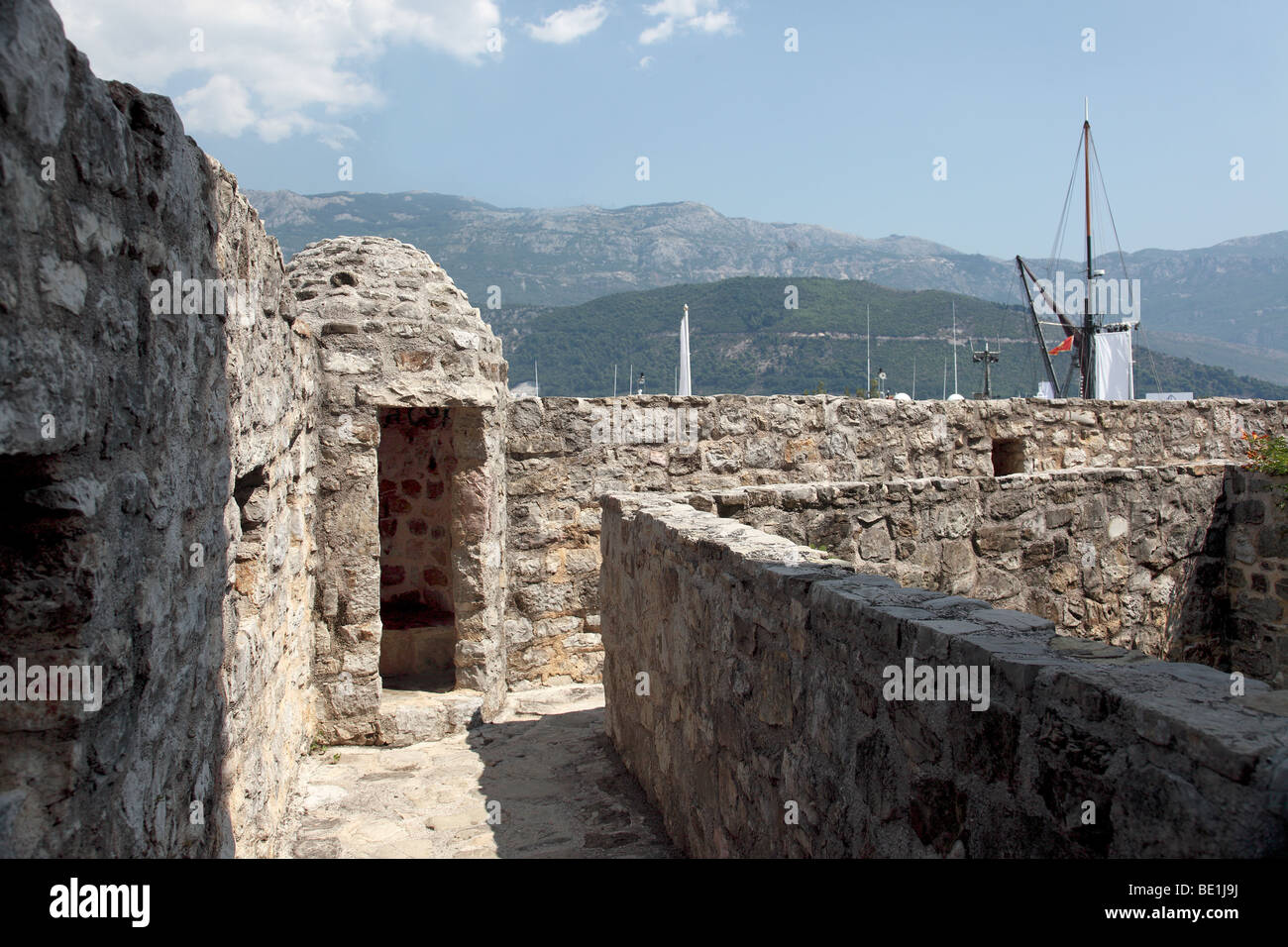 Stadtmauer, Altstadt von Budva, Montenegro. Stockfoto
