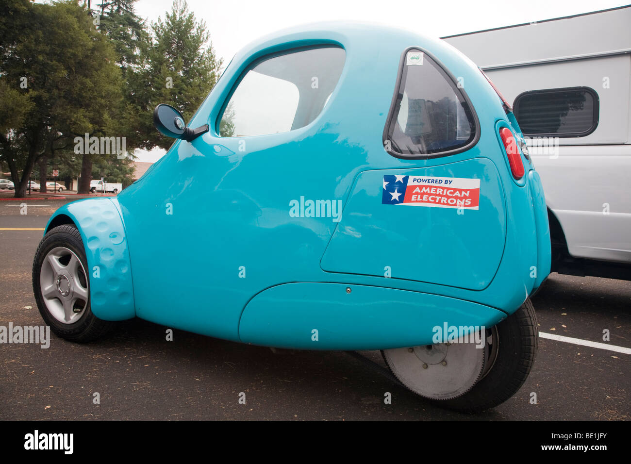 Ein Elektrofahrzeug eine Person mit drei Rädern (Sparrow von Myers Motors, ehemals Corbin Motors). Palo Alto, CA, USA Stockfoto
