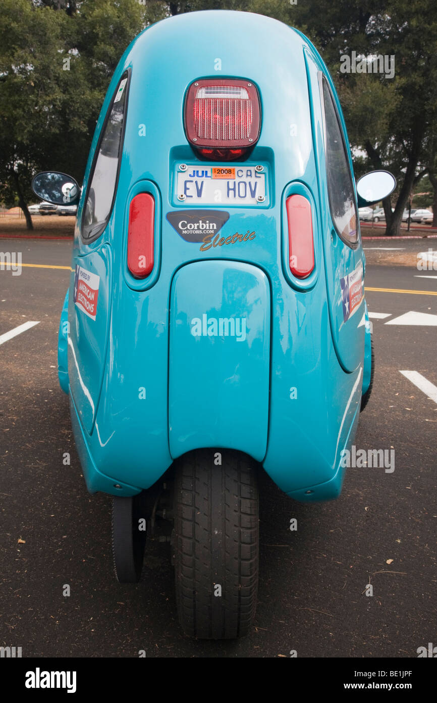 Ein einer Person HOV Elektro-Fahrzeug mit drei Rädern (Sparrow von Myers Motors, ehemals Corbin Motors). Palo Alto, CA, USA Stockfoto