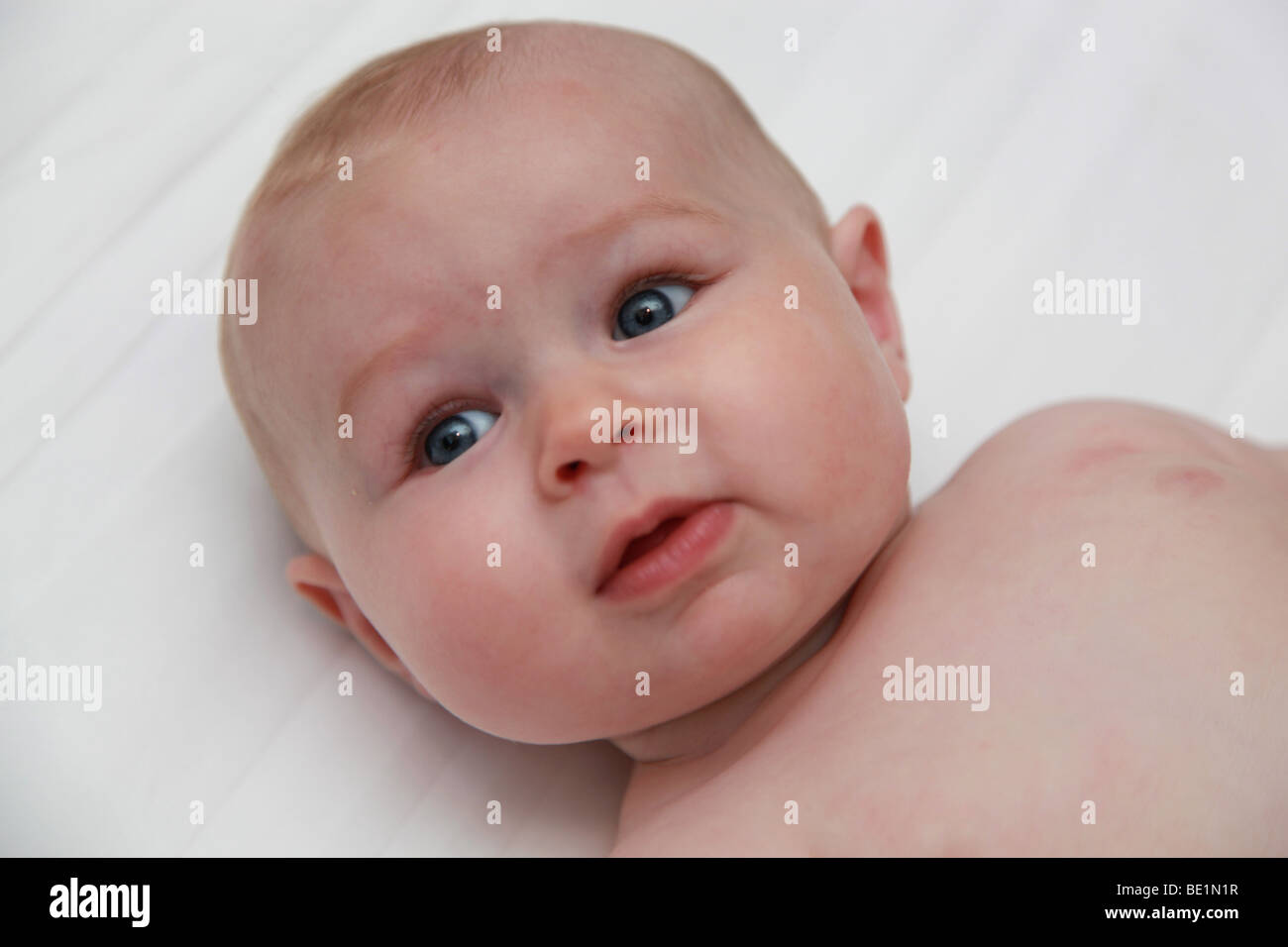 5 Monate altes Babymädchen Stockfoto