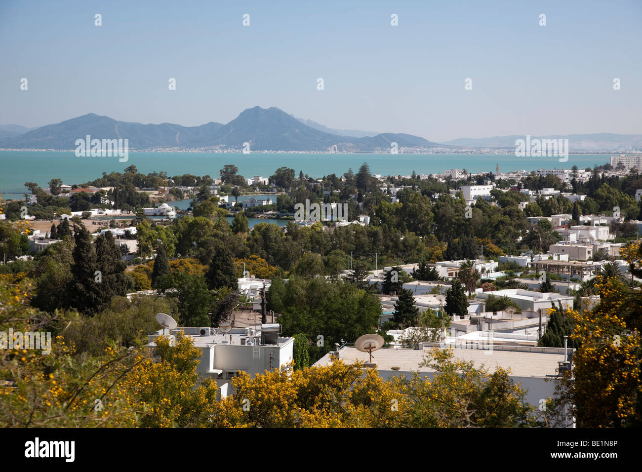 Neue Stadt Karthago in Tunesien, gesehen von der Website von den antiken römischen Ruinen Stockfoto