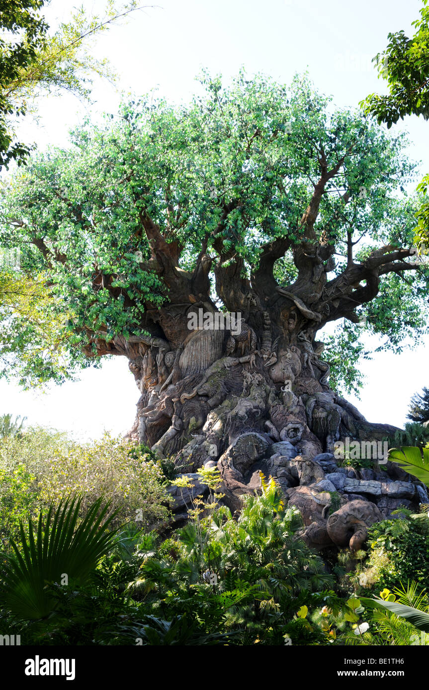 WALT DISNEY WORLD - APRIL 12: Der Baum des Lebens im Animal Kingdom in Disneyworld in Orlando, Florida, am 12. April 2008 Stockfoto