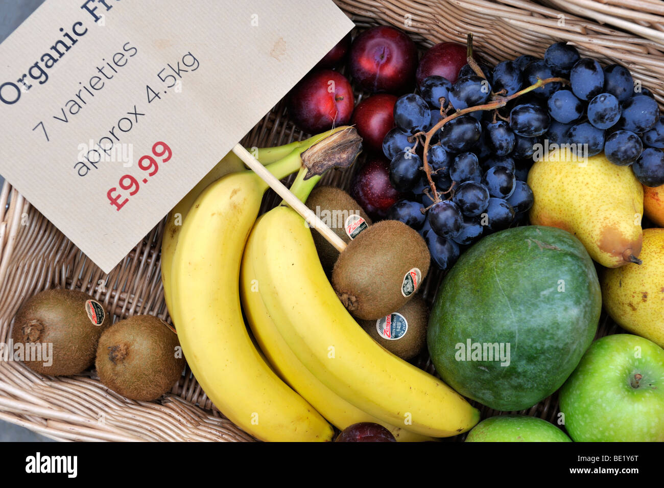 Bio-Obst-Box für Hauslieferdienst Stockfoto