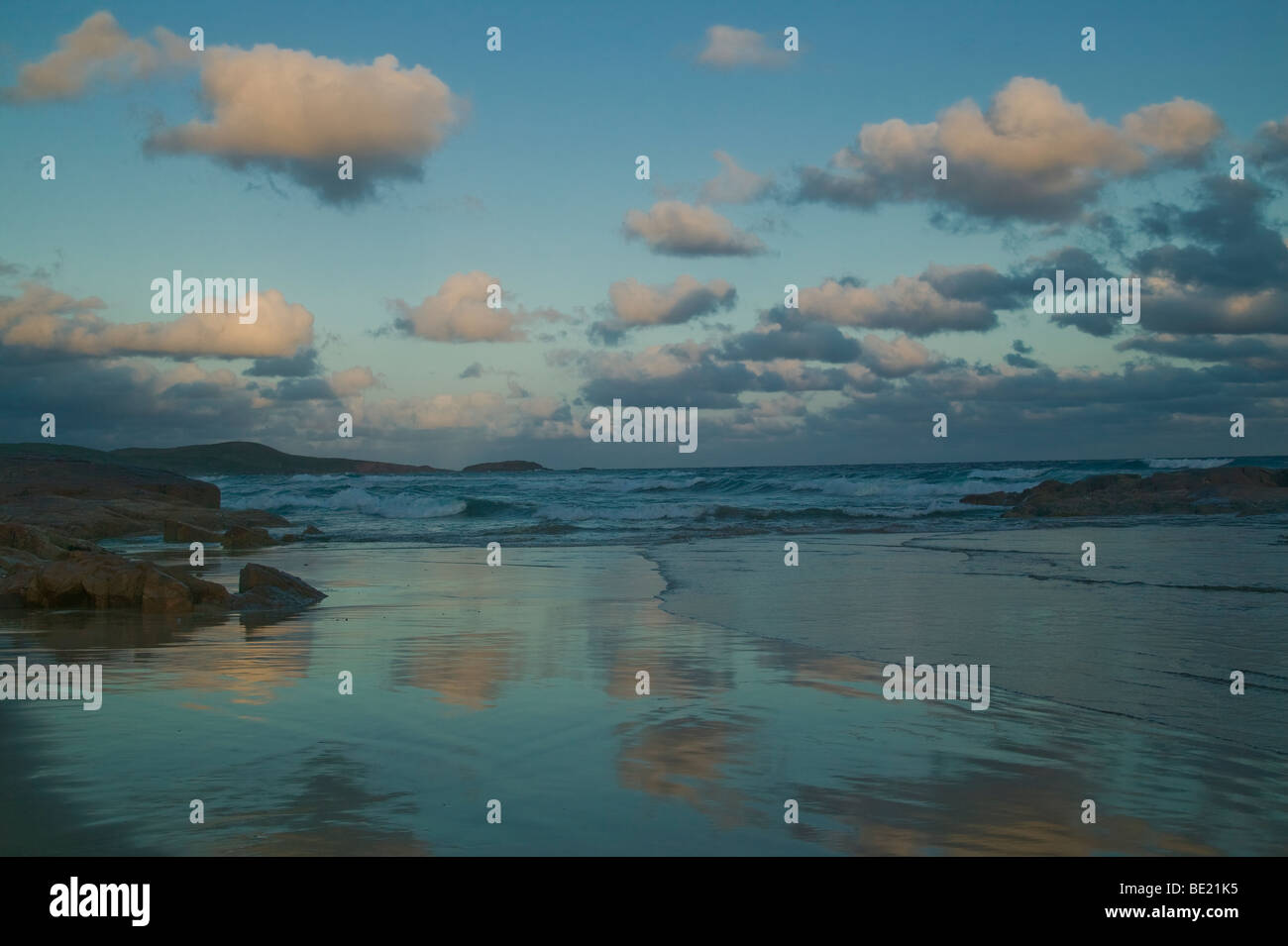 Australien, New South Wales, North Coast, Port Stephens, Tomaree National Park, Abenddämmerung an Anna Bay Stockfoto